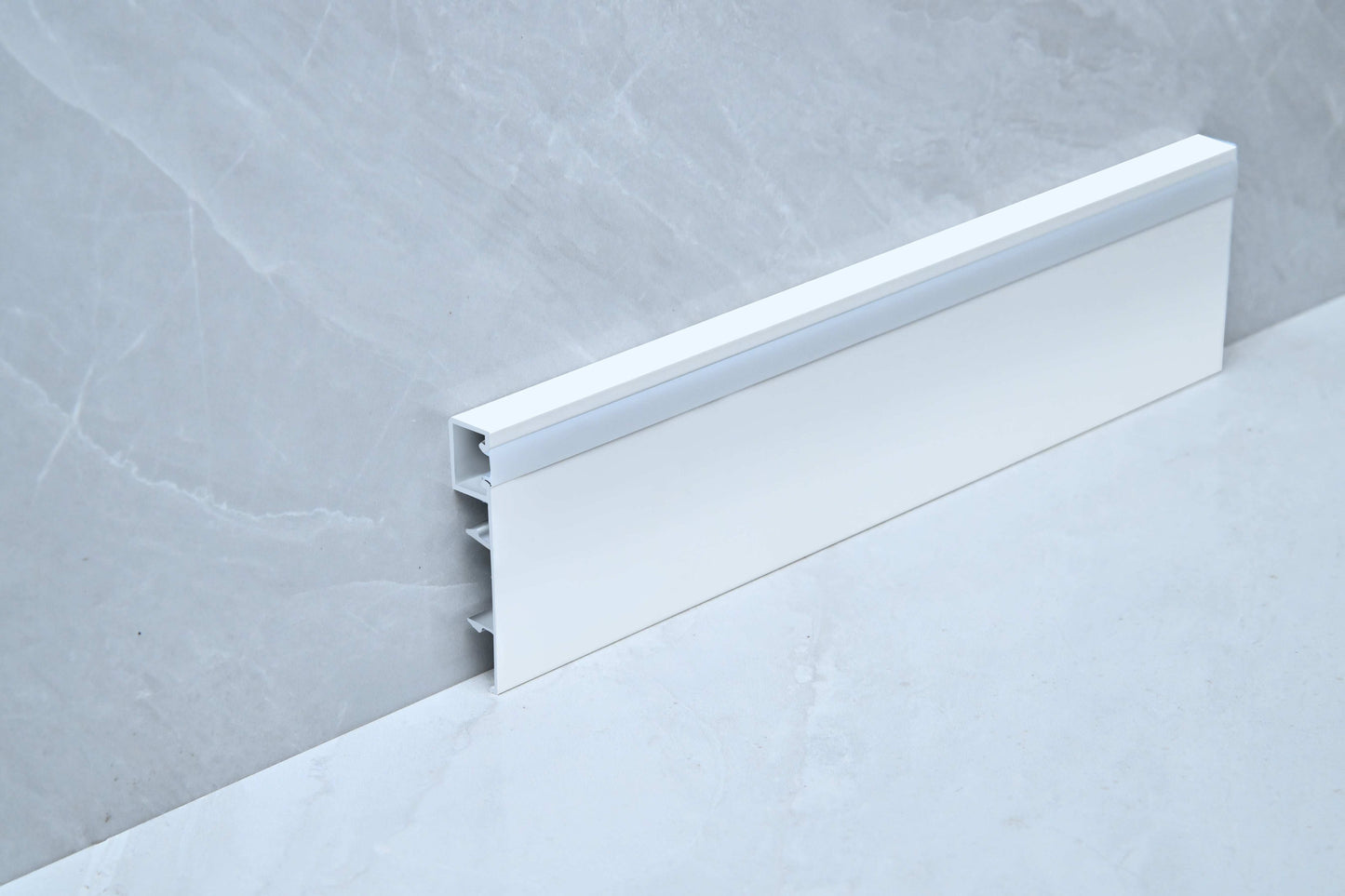 Surface-Mounted Side Lighting – Skirting Board