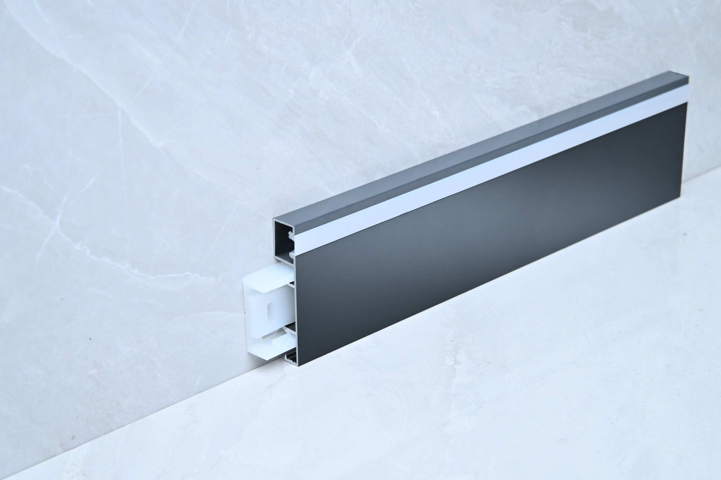 Surface-Mounted Side Lighting – Skirting Board