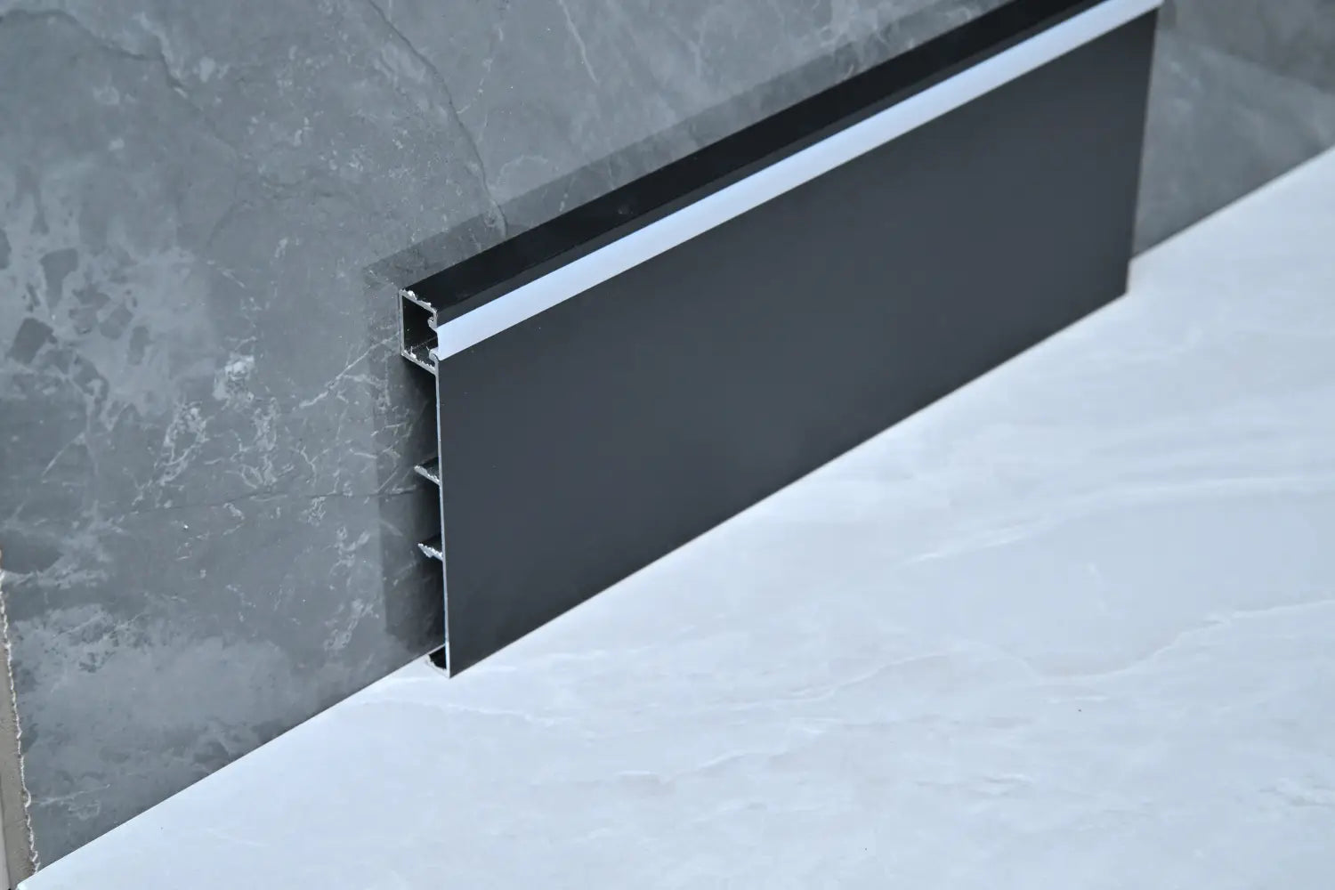 LED skirting boards Foshan Alu Mrs / LED skirting boards