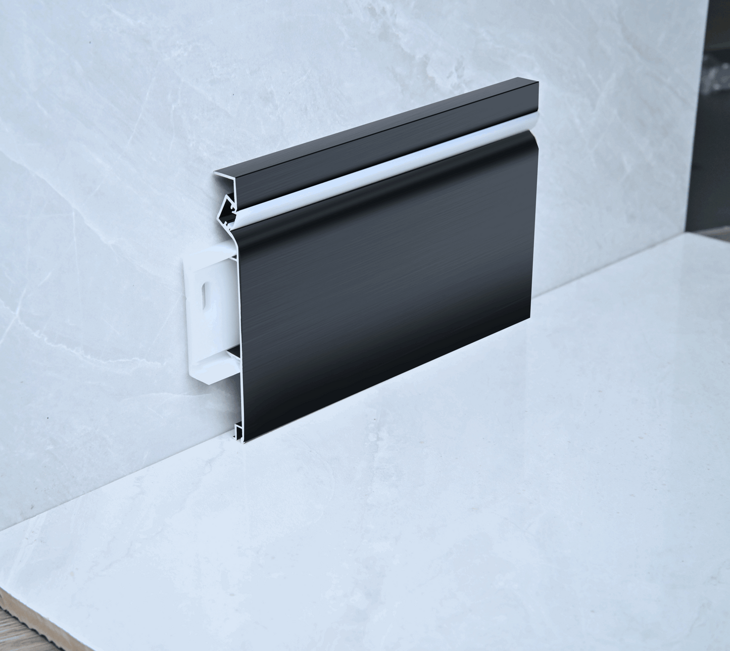 Surface-Mounted Diagonal Light Type – Skirting Board