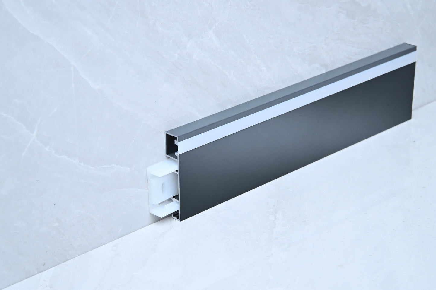 Surface-Mounted Side Lighting – Skirting Board